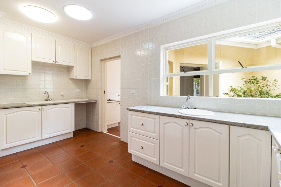 To Let 3 Bedroom Property for Rent in Newlands Western Cape
